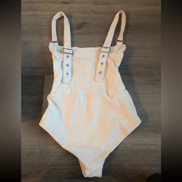 Revel Rey Hunter Buckle Strap One Piece Swimsuit Cream Women's XS NWOT - Picture 7 of 7
